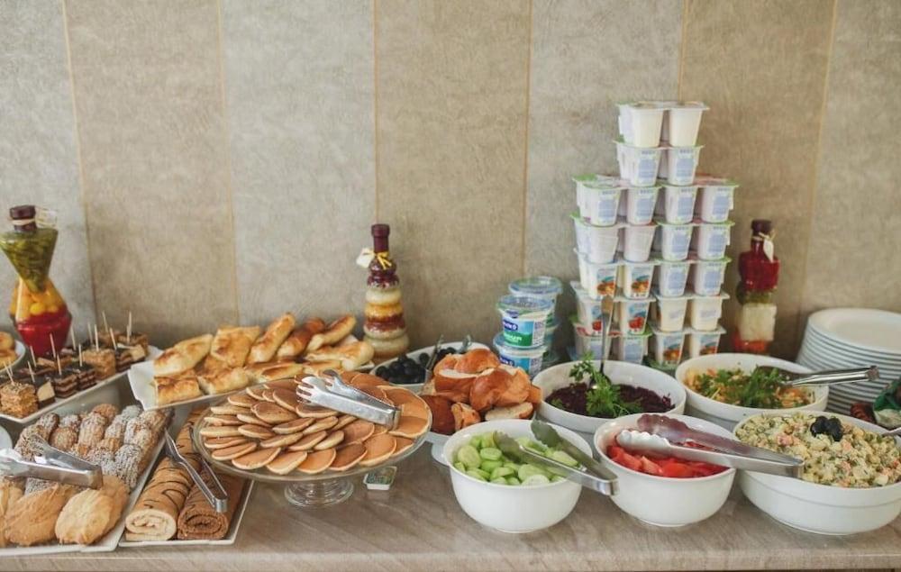 L Plaza Hotel Tbiliszi Kültér fotó