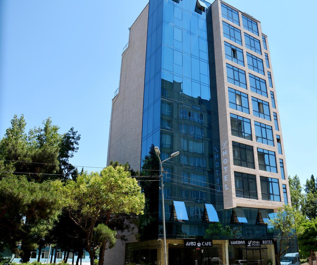 L Plaza Hotel Tbiliszi Kültér fotó
