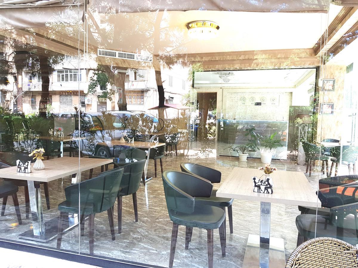 L Plaza Hotel Tbiliszi Kültér fotó