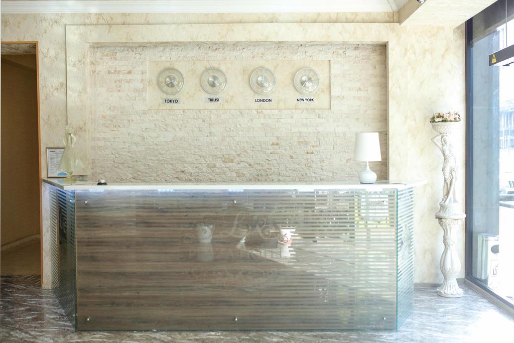 L Plaza Hotel Tbiliszi Kültér fotó
