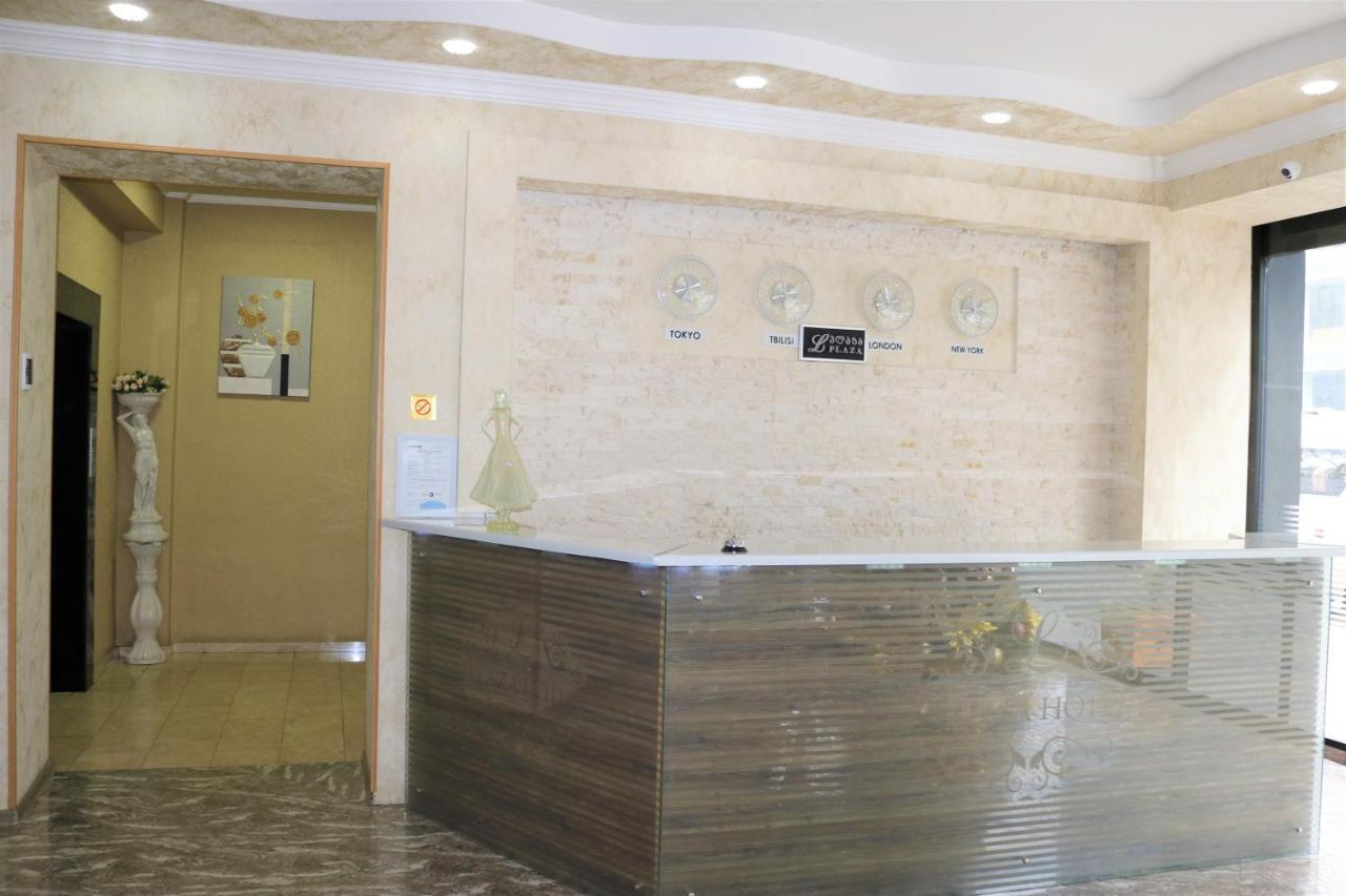 L Plaza Hotel Tbiliszi Kültér fotó